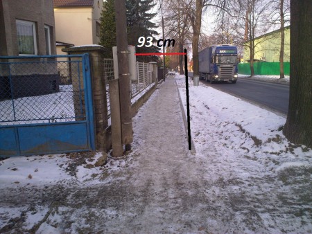 Fakta o zpackaném chodníku na Hranické ulici